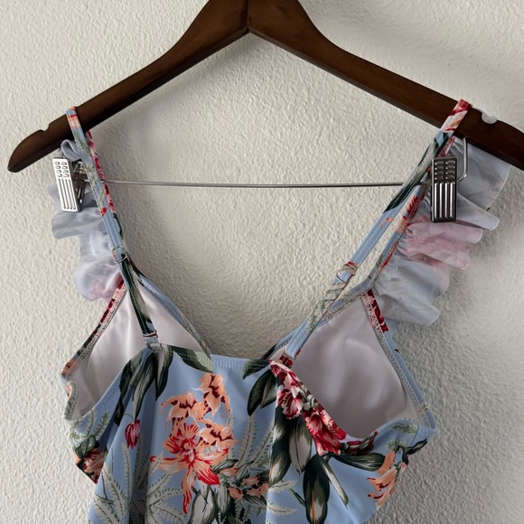 Chicwish Ruffled Floral Shirring Swim One-Piece Large NEW Soft Girl Romantic - Picture 8 of 15